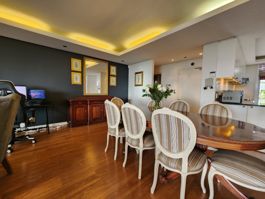 To Let 3 Bedroom Property for Rent in Green Point Western Cape